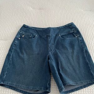 Belle Kim Gravel Flexibelle 8” short size 16. A501192